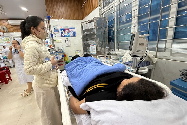 Hơn 50 ca nghi ngộ độc, Quảng Ngãi tạm ngưng chuỗi bánh mì nổi tiếng