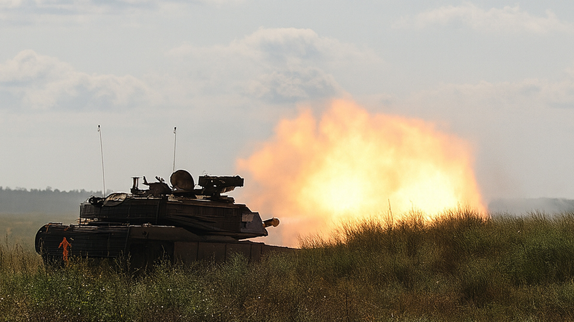 NATO battle group Poland conducts combined arms live-fire