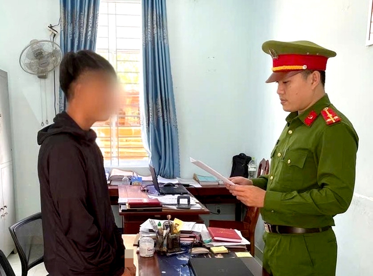 Bắt hai thiếu niên rủ bé gái 14 tuổi uống rượu rồi thay nhau hiếp dâm