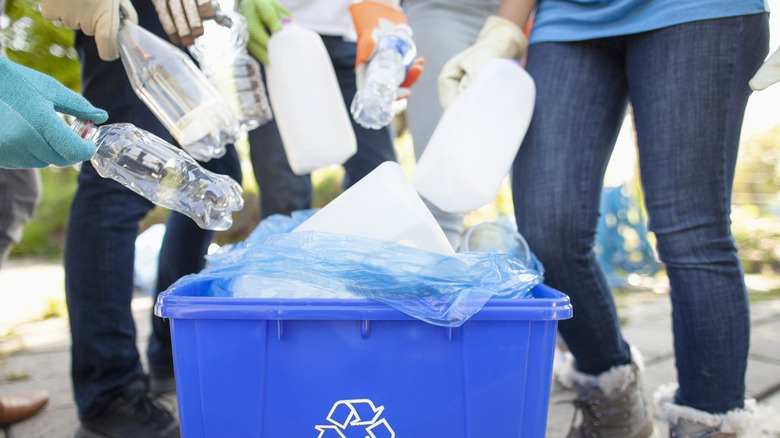 Don't throw away plastic bottles: Use them for clever shoe storage
