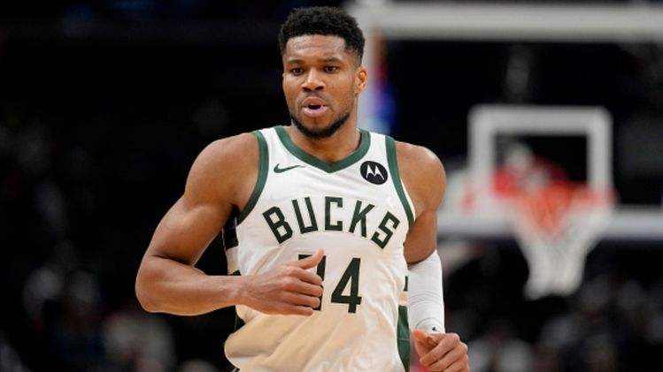 Milwaukee Bucks injury report: Will Giannis Antetokounmpo feature in