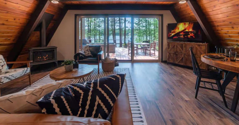 This cozy Michigan Airbnb is straight out of a Hallmark movie