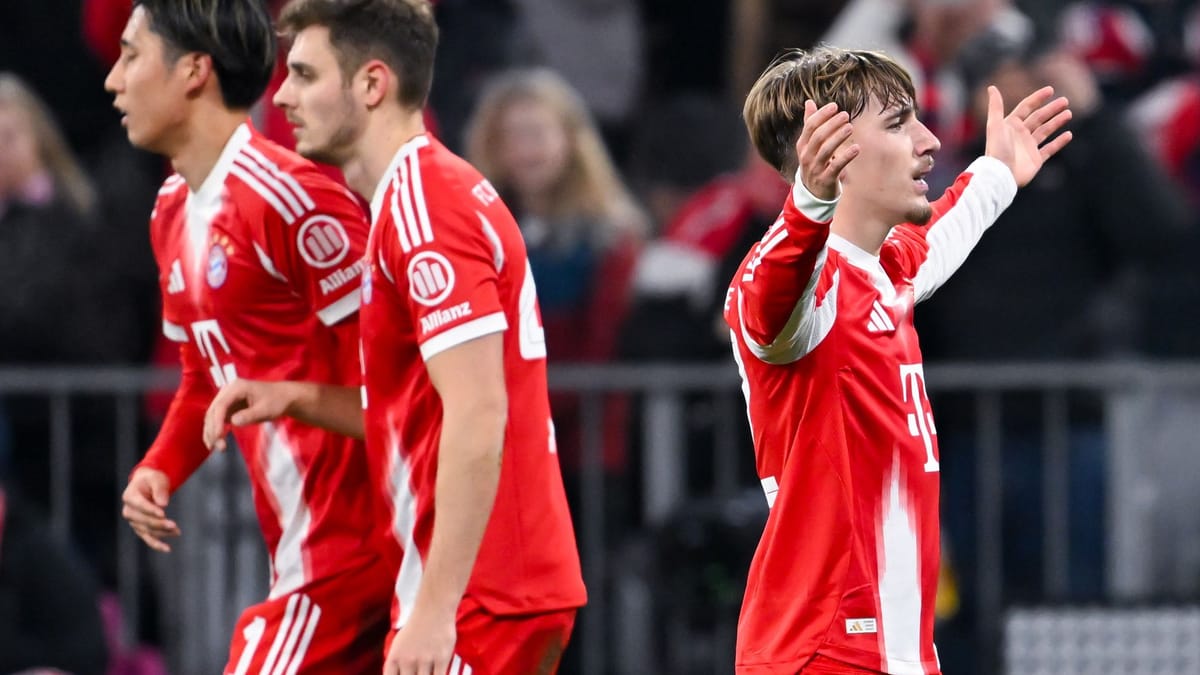 Lennart Karl: Gab direkt den ersten Warnschuss ab (9.). Erzielte gleich seinen nächsten Treffer und musste den Ball beim 1:0 nur noch ins leere Tor schieben. Verlor den Ball und holte ihn sich mit giftigem Einsatz direkt zurück (35.). Lieferte eigentlich die perfekte Flanke auf Gnabry (60.). Beim 1:2 griff er zu zögerlich an und ließ er die Flanke zu. Note 3 (Quelle: Sven Hoppe)