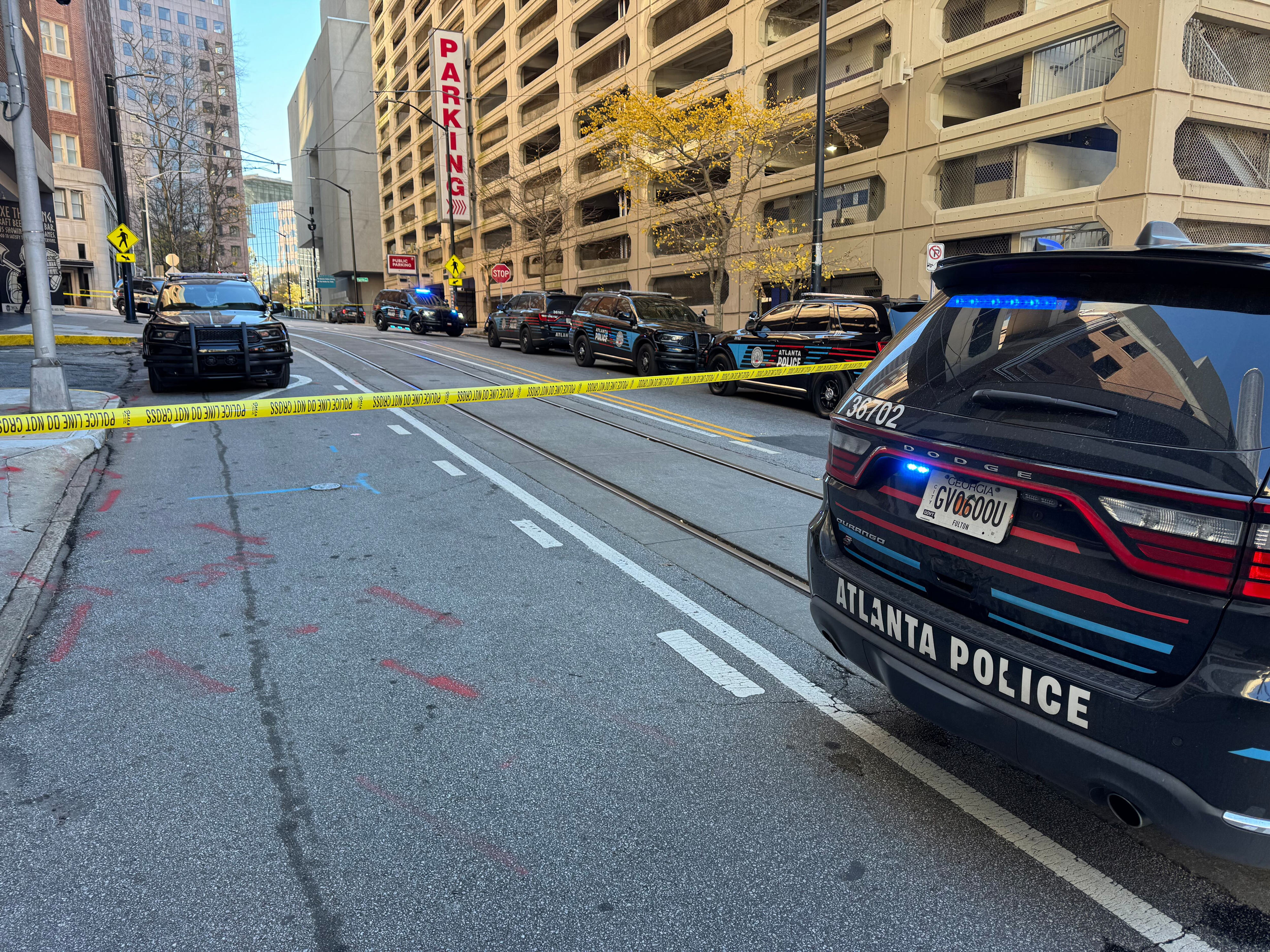 Possibly armed man taken into custody after refusing to leave downtown ...