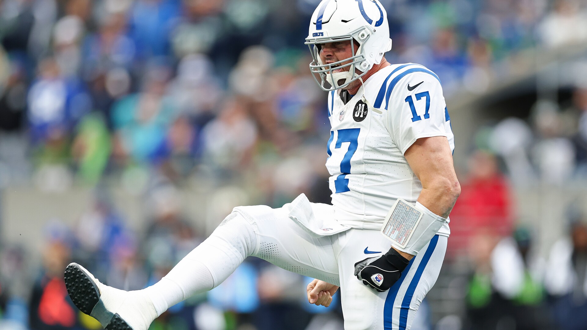 Philip Rivers throws TD, Colts lead 13-6 at halftime