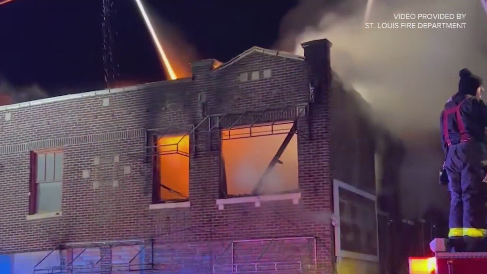 St. Louis fires: 1 dead, 1 seriously injured in 2 fires in brutal cold