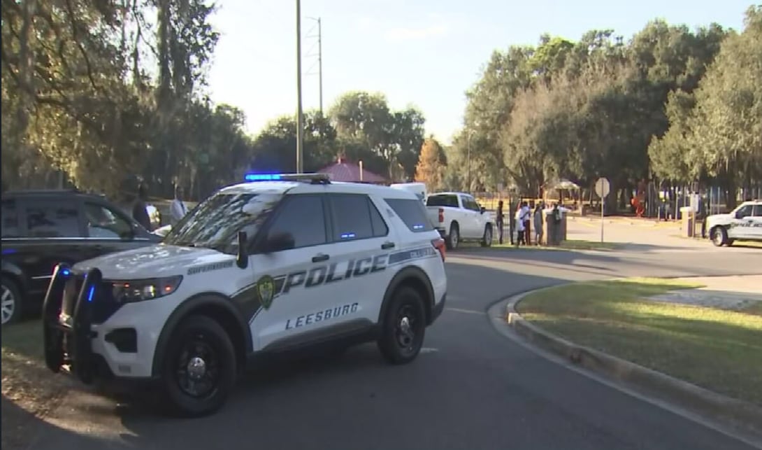 Teen found dead inside vehicle in Leesburg, police say
