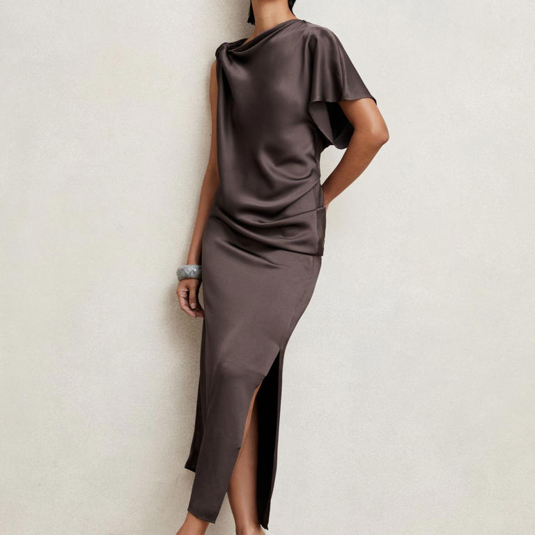 Victoria Beckham's sleek slate dress masters minimalist glamour