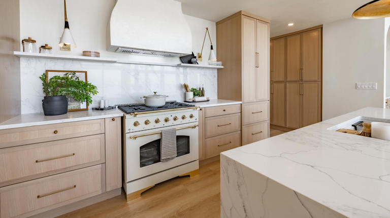 When in doubt about kitchen remodel colors, here's your safest bet