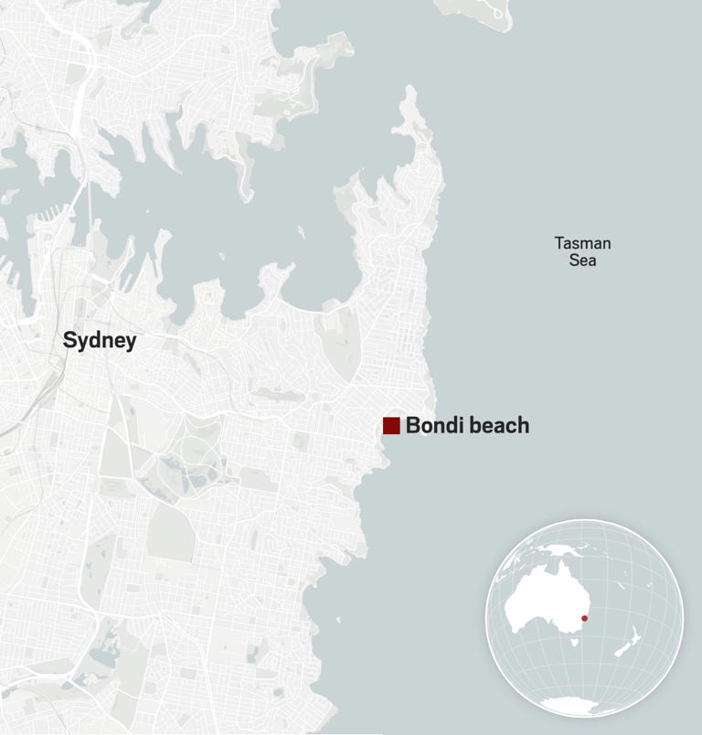 The attack took place in close proximity to a Hanukah event on Bondi beath (metro graphics)