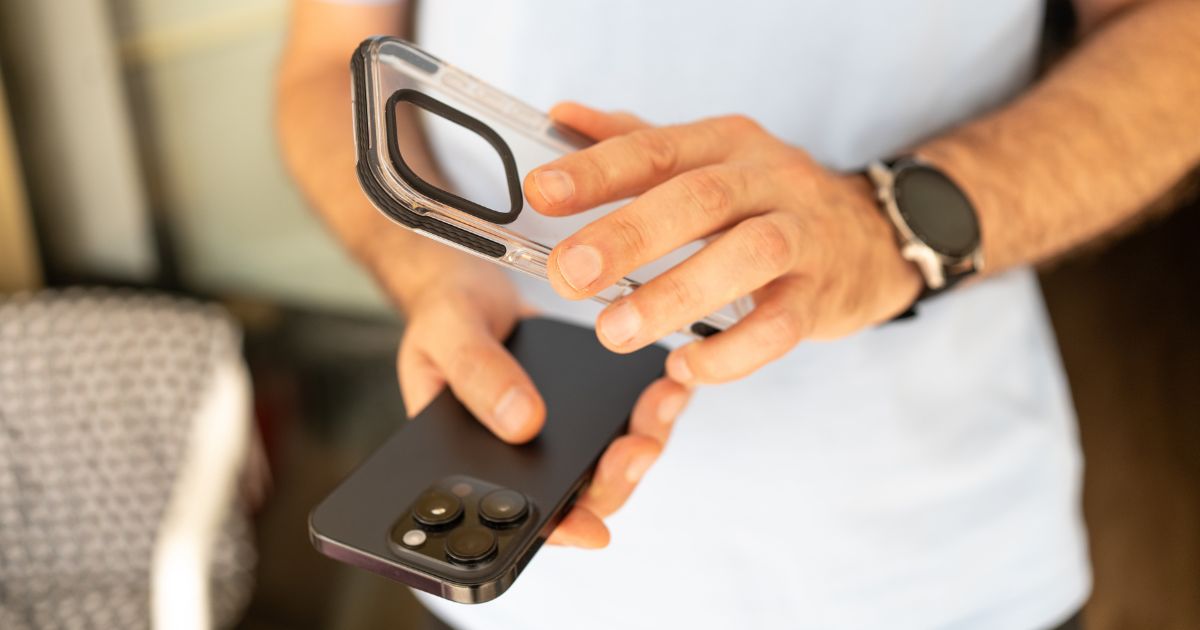 les-coques-de-t-l-phone-bient-t-d-pass-es-un-nouveau-format-s-impose