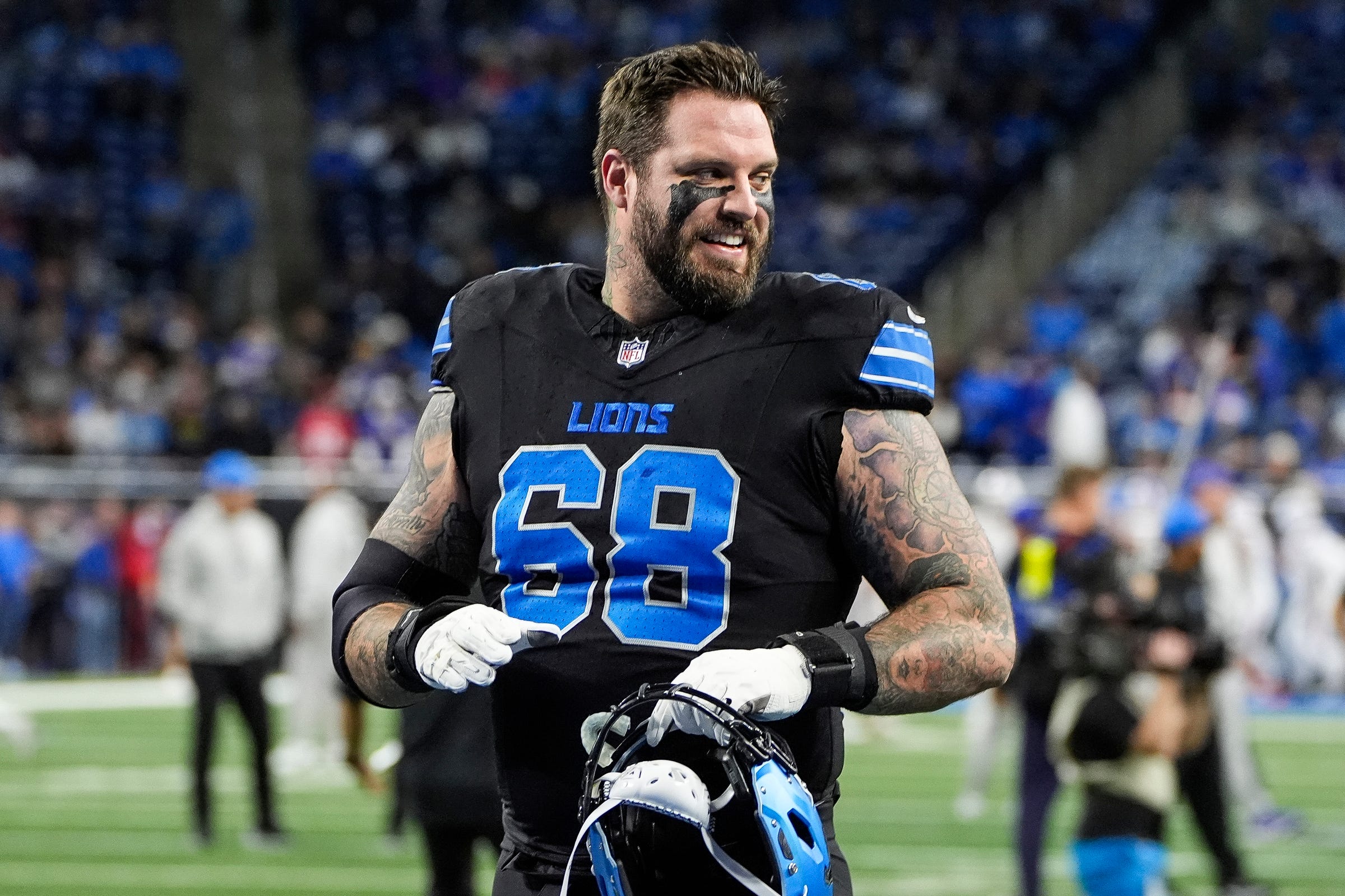 Lions, Rams inactives, injury news: Taylor Decker will play, Kayode Awosika out<br>