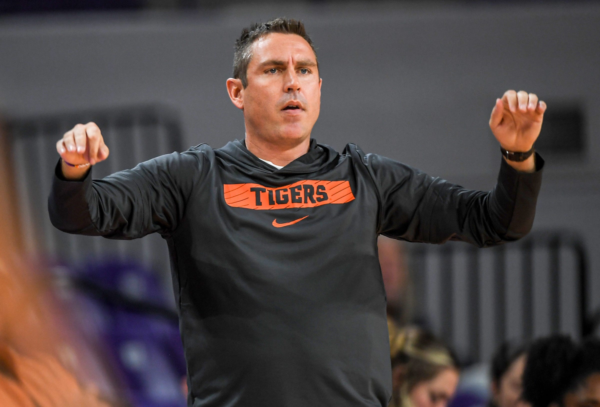 Clemson has no trouble dismantling Pitt for a strong in-conference win