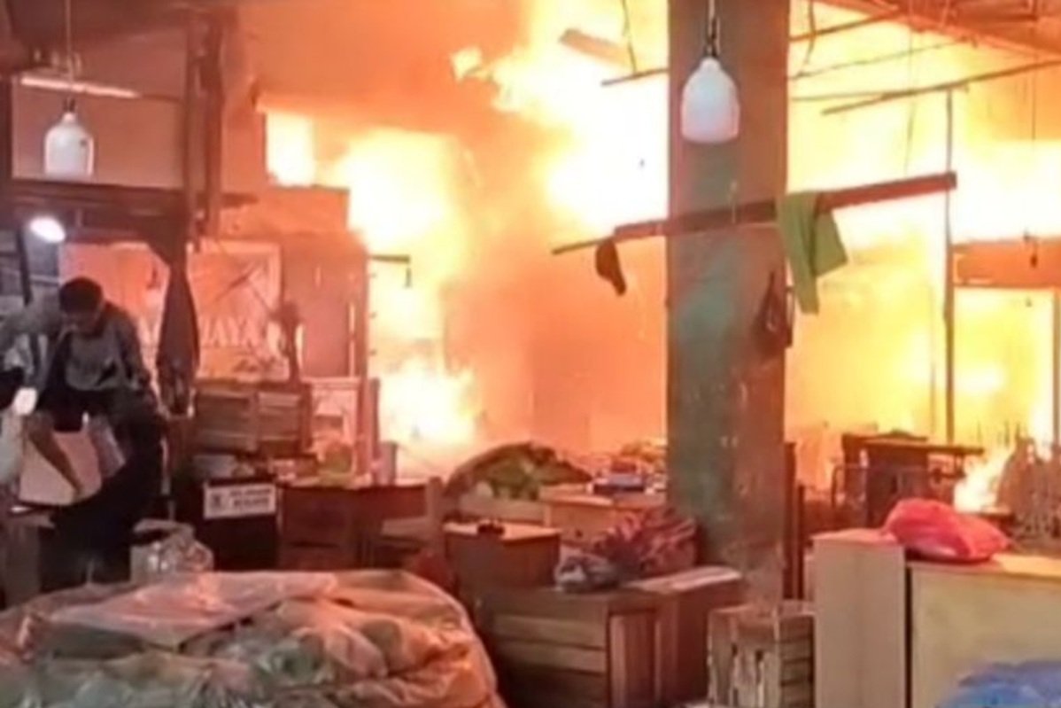 Kronologi Kebakaran 350 Kios di Pasar Induk Kramat Jati Jakarta