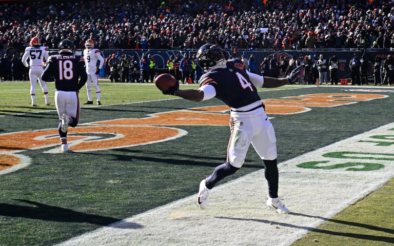 Which NFL running backs rushed for 1,000 yards in 2025 season?