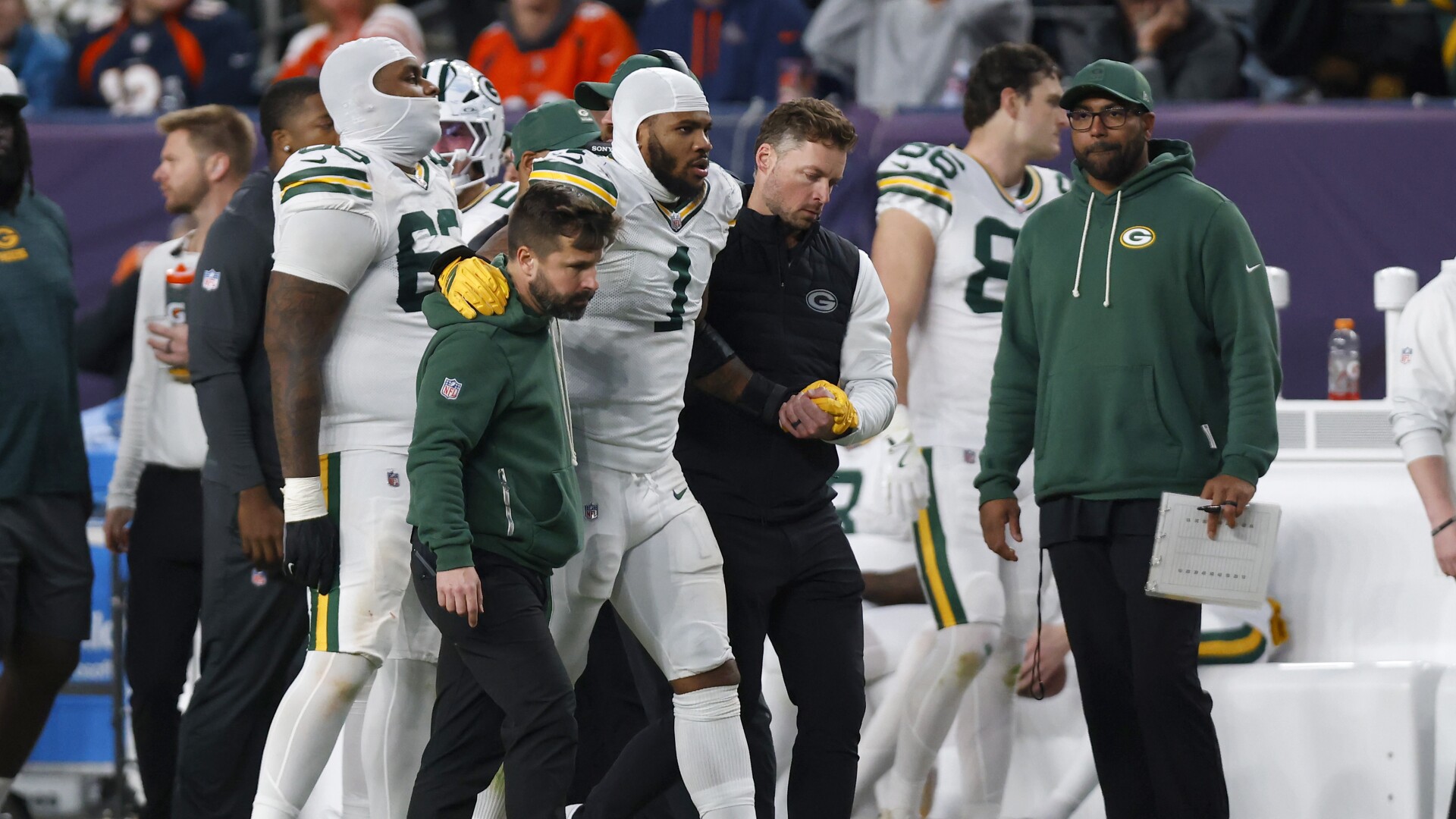 Packers believe Micah Parsons tore his ACL<br>