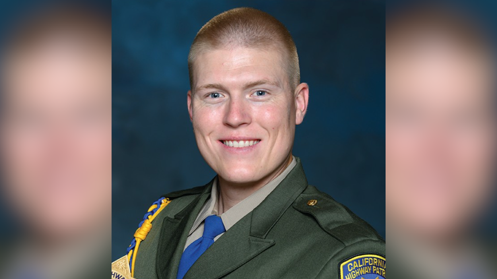 Off-duty California Highway Patrol officer stationed in Altadena area killed in motorcycle crash<br><br>