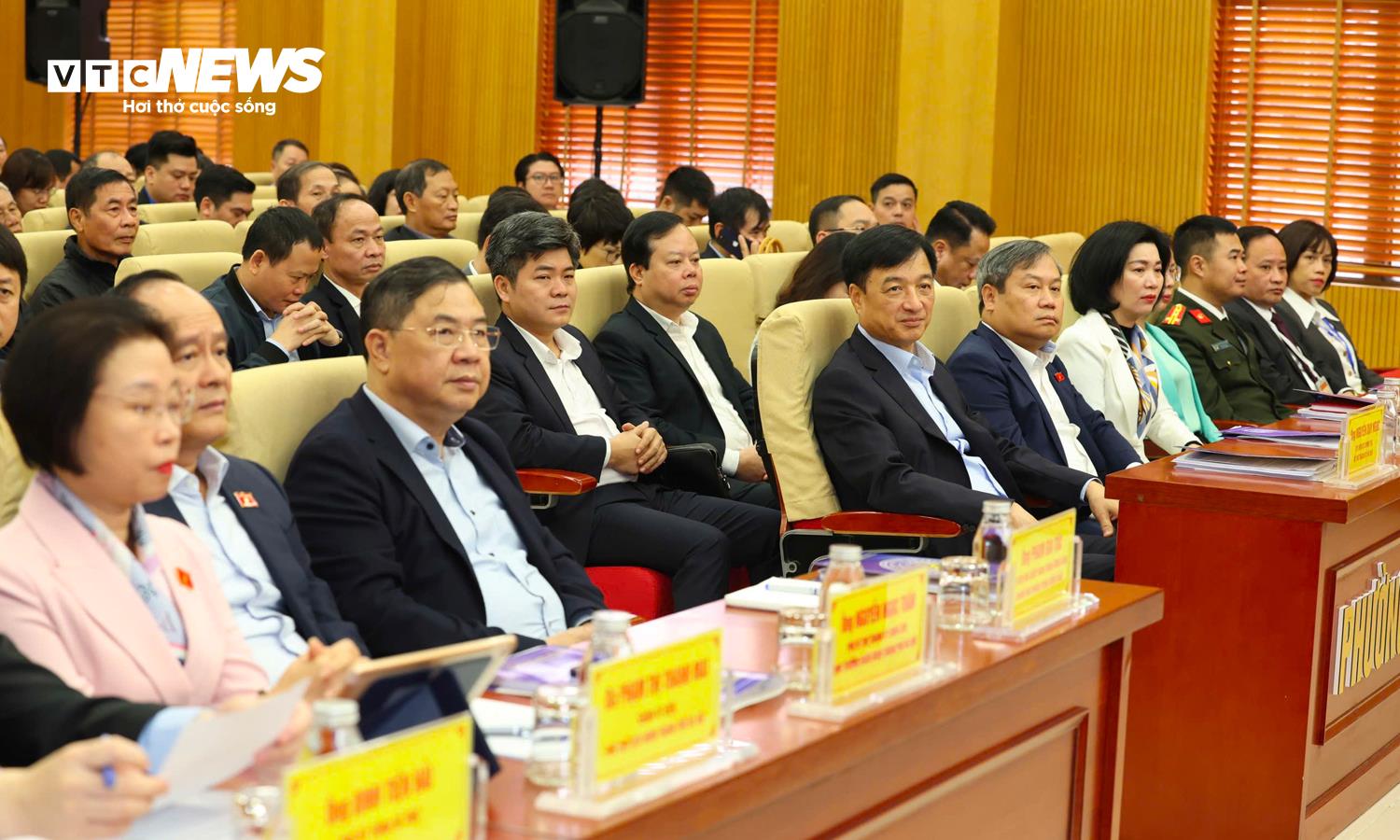 Các đại biểu dự hội nghị.