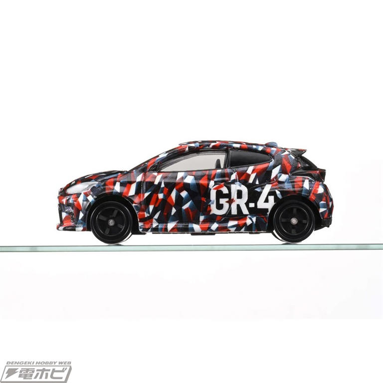 トミカプレミアム4台セット「GT-R 4 MODELS Collection」とトミカ