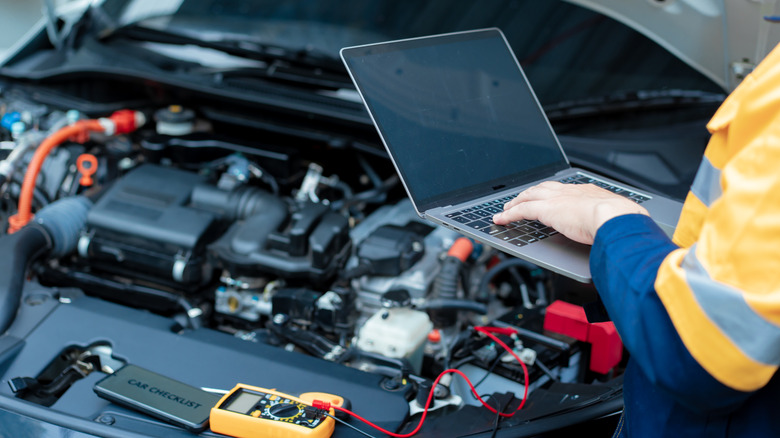 Why don't modern cars need tune-ups anymore?