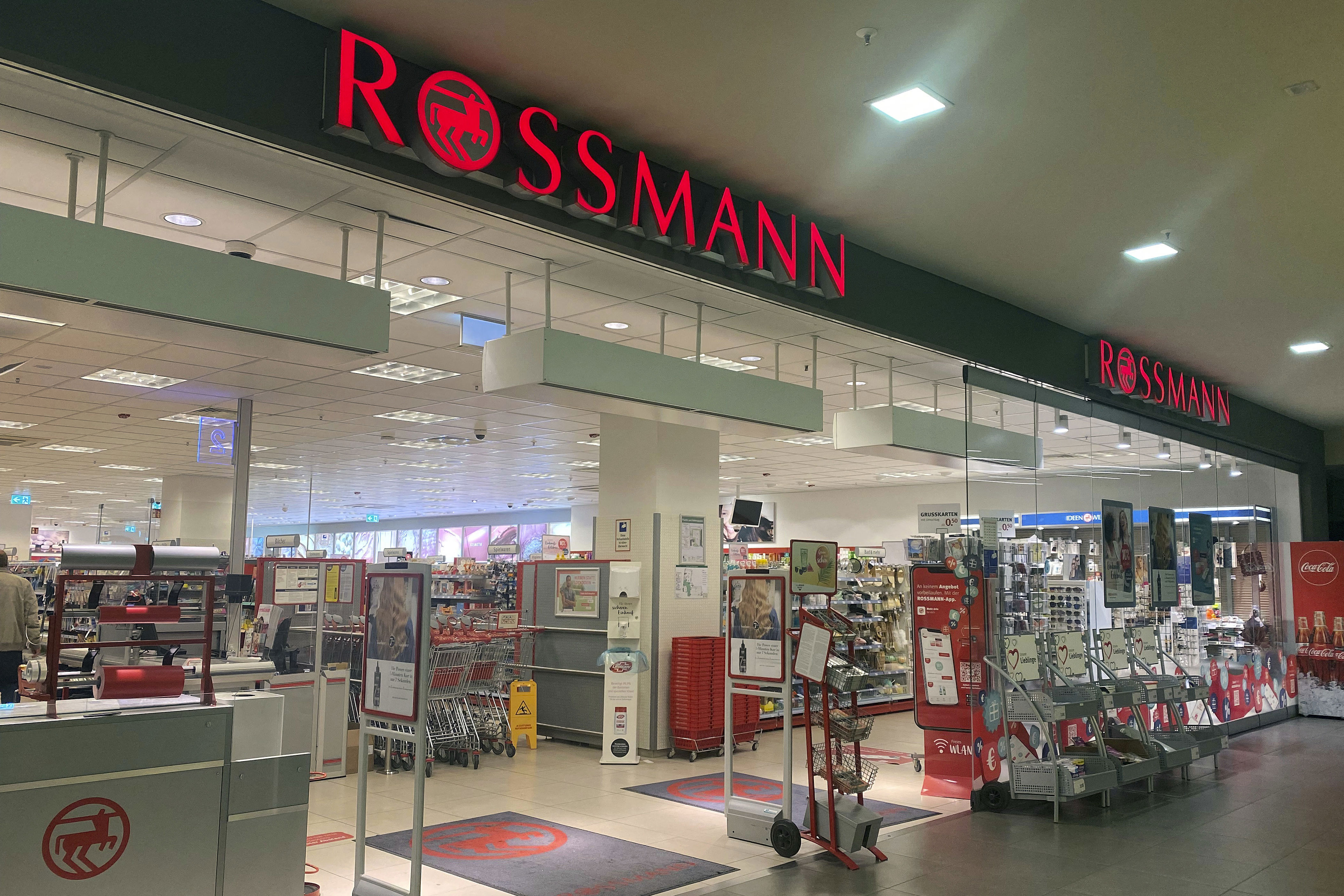 Kibertámadás érte a magyar Rossmann informatikai rendszerét, a webshop ...