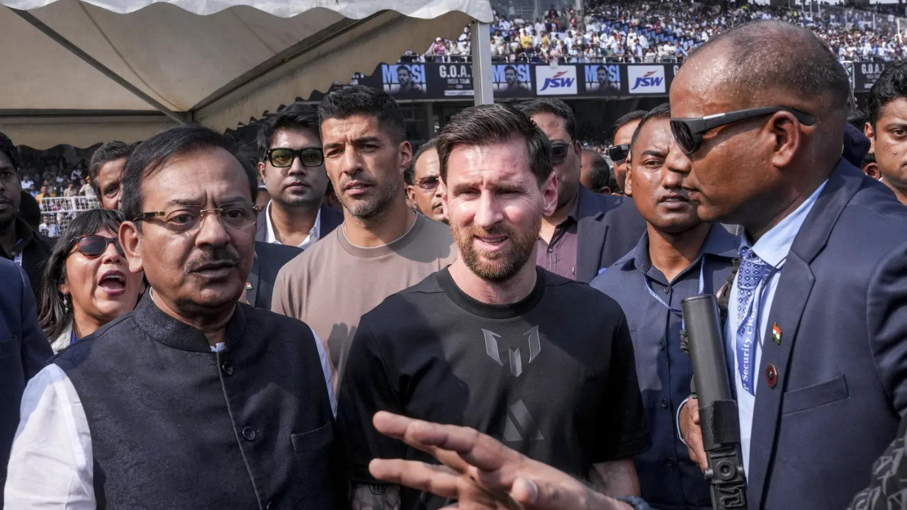 Reasons for Messi mess in Kolkata: Neta clans' selfie rush, VIP culture ...