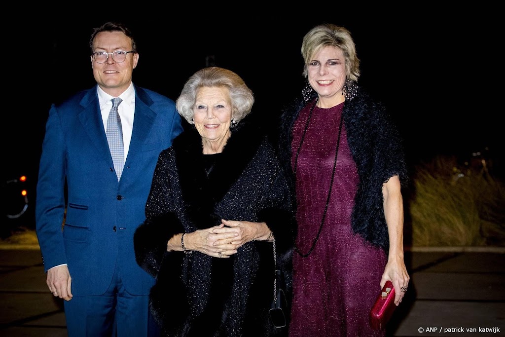 Beatrix naar opening jubileumeditie Holland Dance Festival