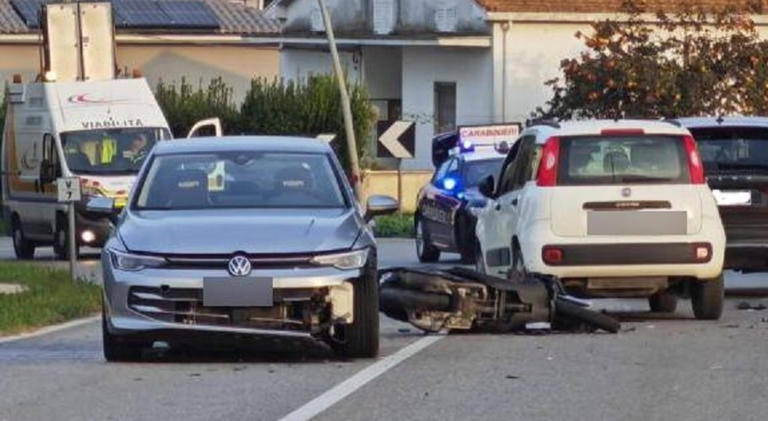 Rimini, ragazza di 18 anni muore in scooter mentre va a scuola: Martina ...