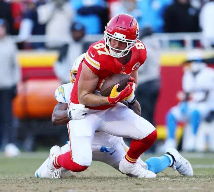 Travis Kelce’s NFL future in question after Chiefs’ playoff exit as ...