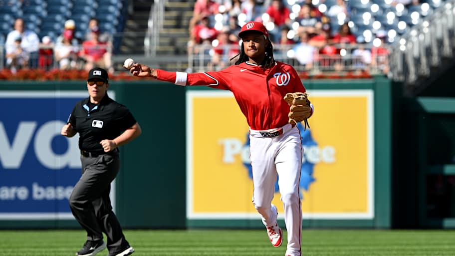 How will the Nationals arrange their middle infield in 2026?
