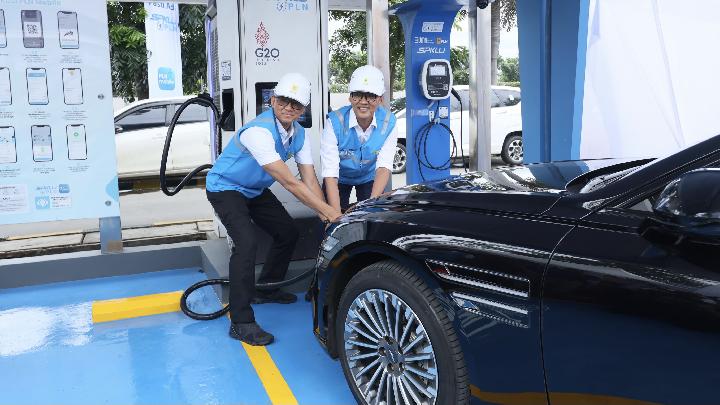 PLN Siapkan 1.515 SPKLU untuk Libur Nataru