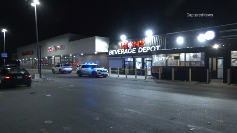 Man shot, critically wounded in liquor store in Chicago's North ...