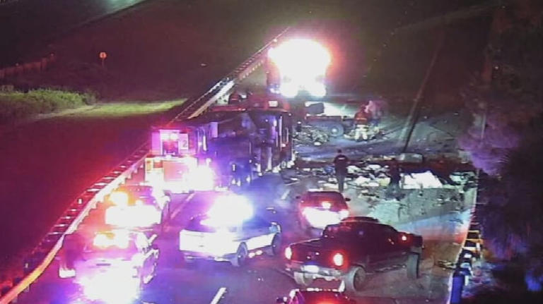 Deadly crash shuts down part of SR-429 in Orange County