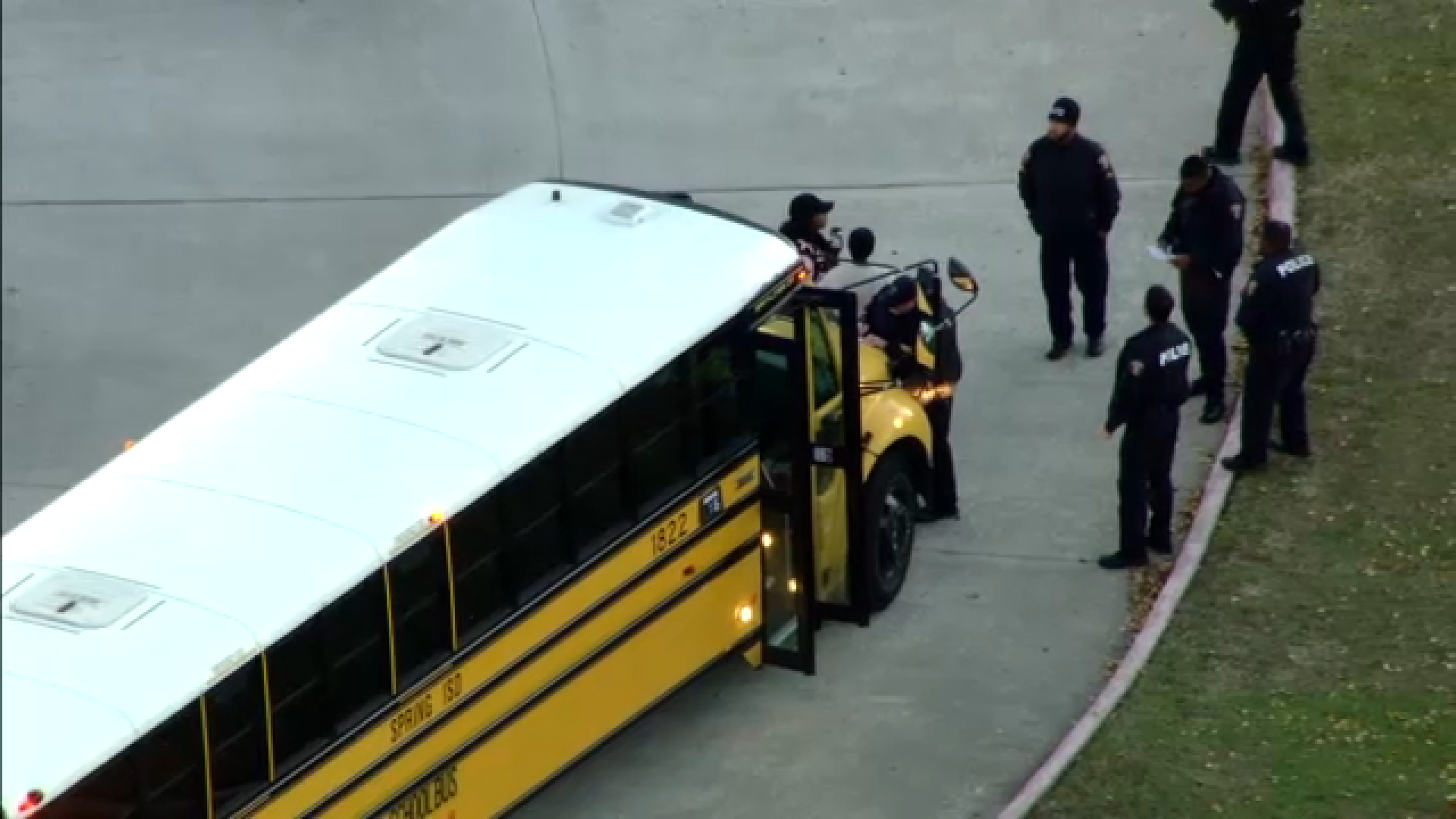 Suspect on the run after stopping Spring ISD school bus, pointing gun at driver and students: Pct. 4<br><br>