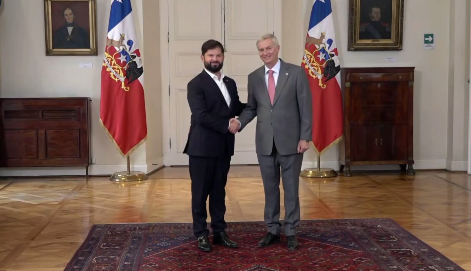 José Antonio Kast y Gabriel Boric ya están reunidos en La Moneda