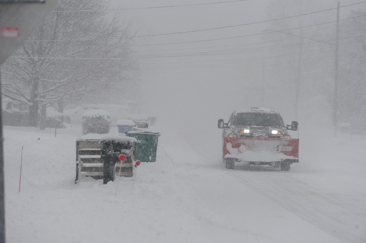 Winter weather warnings issued in 21 states for additional 22 inches of snow<br><br>