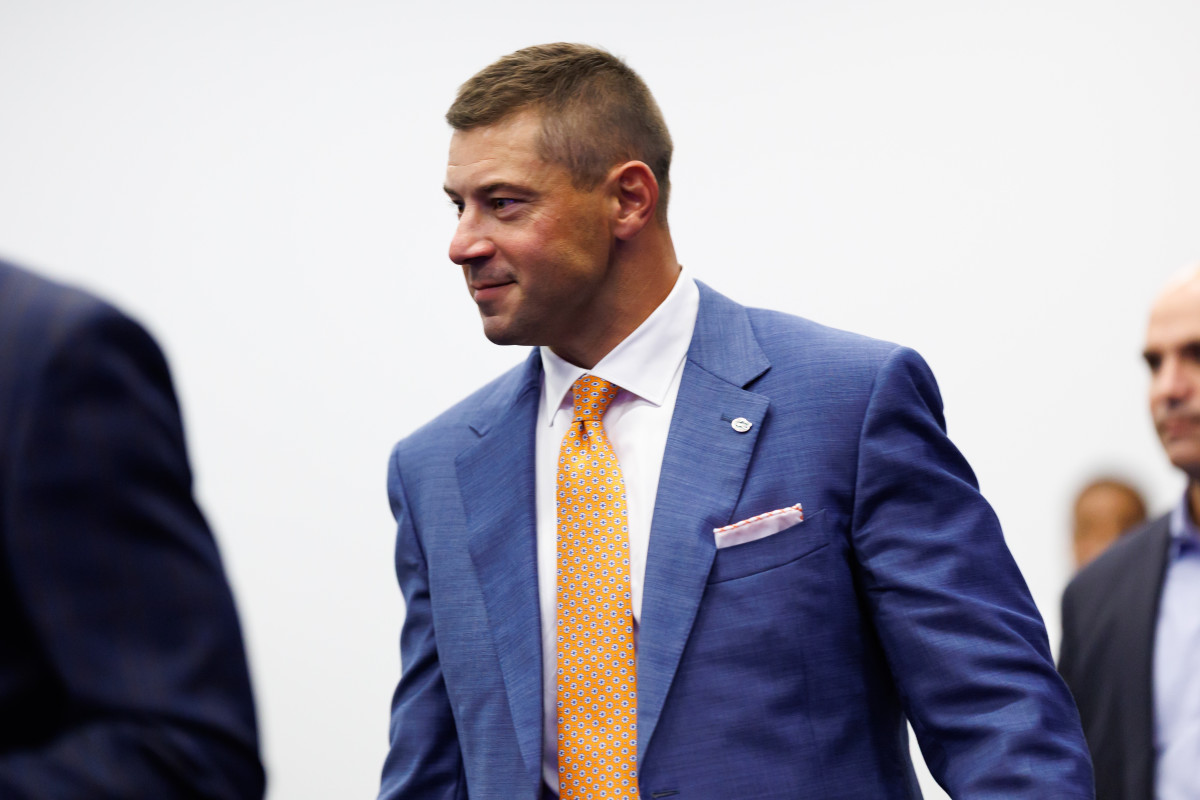 Jon Sumrall makes unprecedented move in final days at Tulane, proving once again the Florida Gators made the right hire<br>