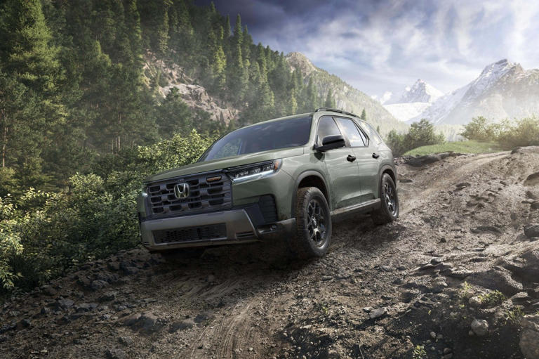 More tech, tougher styling: 2026 Honda Pilot targets light off-road and ...