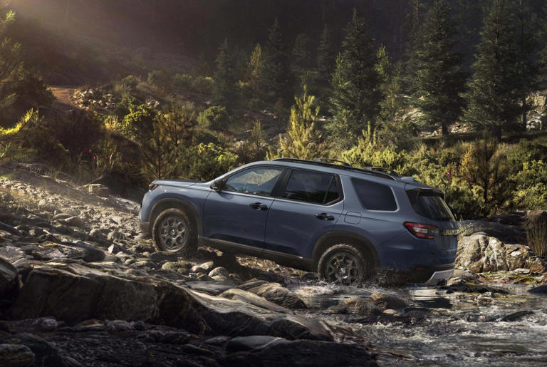 More tech, tougher styling: 2026 Honda Pilot targets light off-road and ...