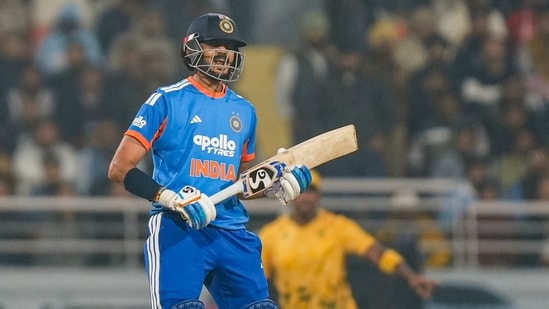 India dealt body blow as Axar Patel ruled out of remainder of T20I series against South Africa, BCCI names replacement<br><br>