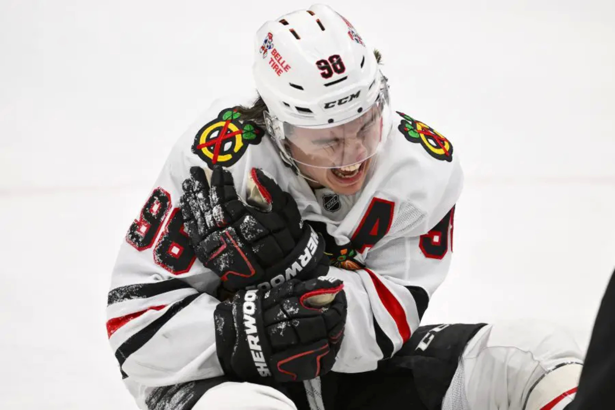 Chicago Blackhawks HC explodes at team after placing Connor Bedard on IR<br><br>