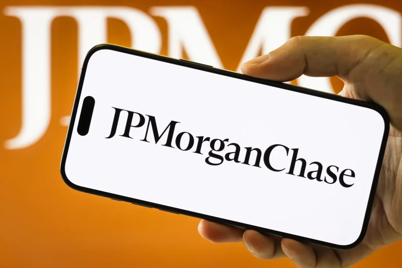 JPMorgan investment banking chief plans exit after 45 years as bank ...