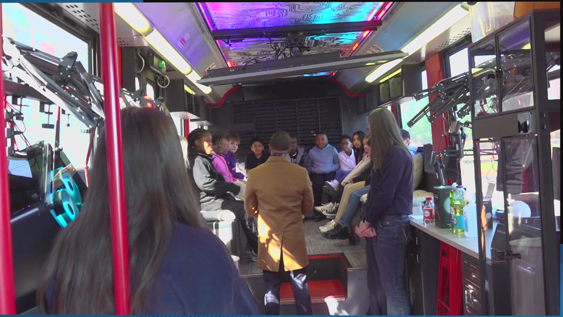 Port Arthur ISD unveils new STEAM bus