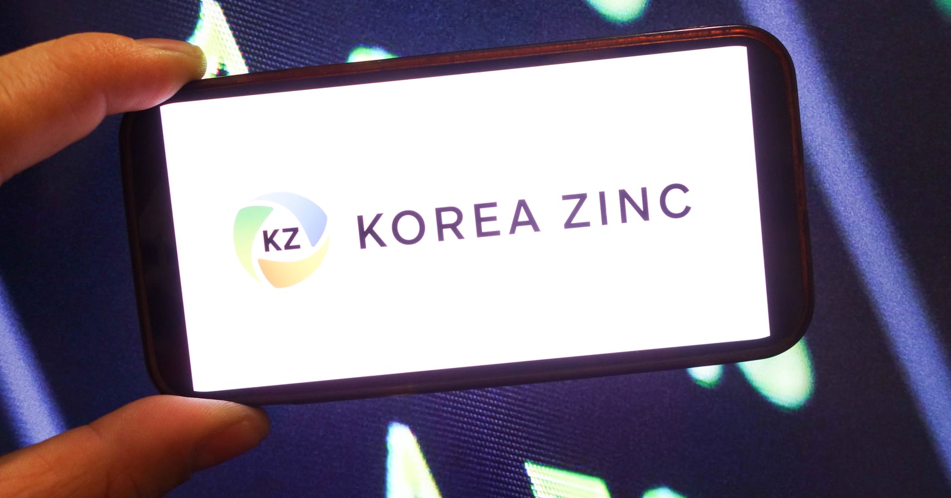 Korea Zinc sinks 13% as largest shareholder group challenges US.-backed plans for Tennessee smelter<br><br>
