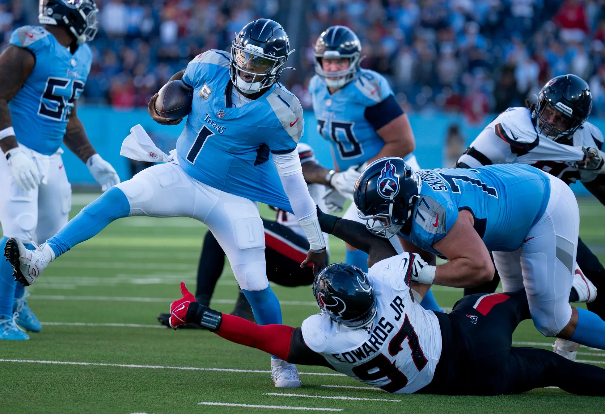 Texans ride win streak into playoff contention despite defensive setback