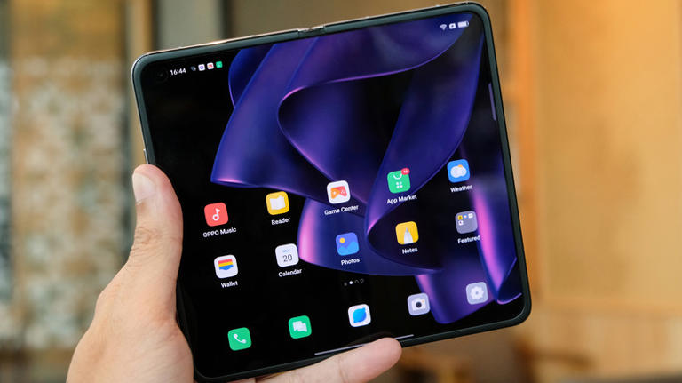iPhone fold isn't even out yet, but Samsung might already be copying ...