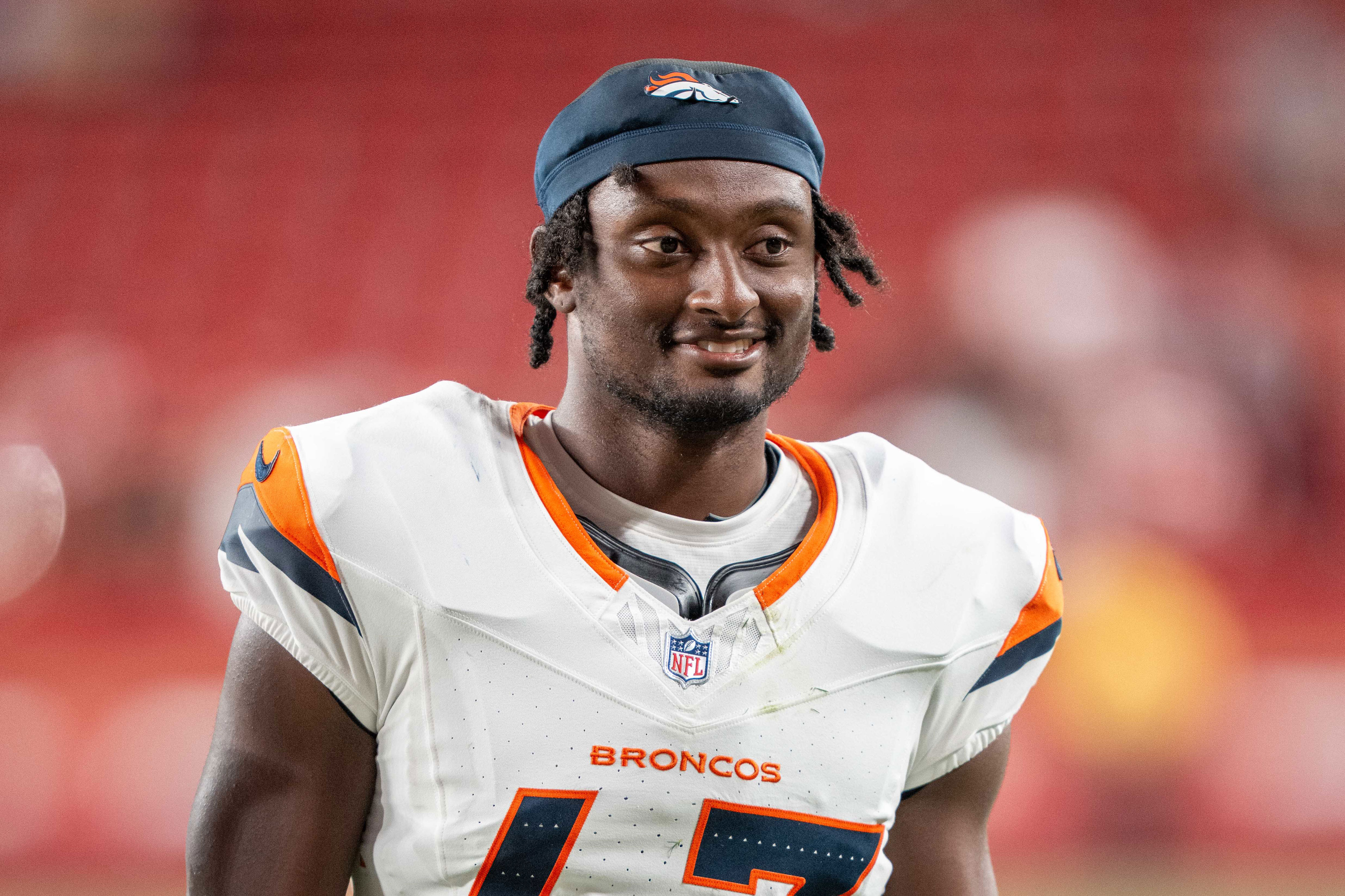 Jets poach safety from Broncos<br>