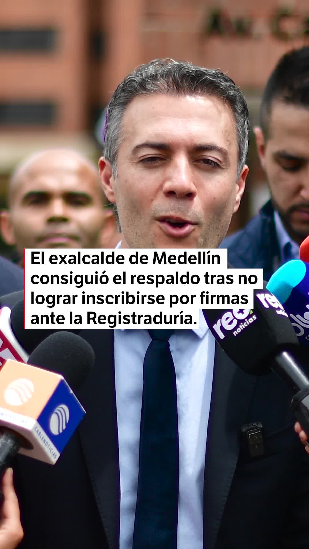 Daniel Quintero vuelve a la carrera presidencial, ahora con aval de