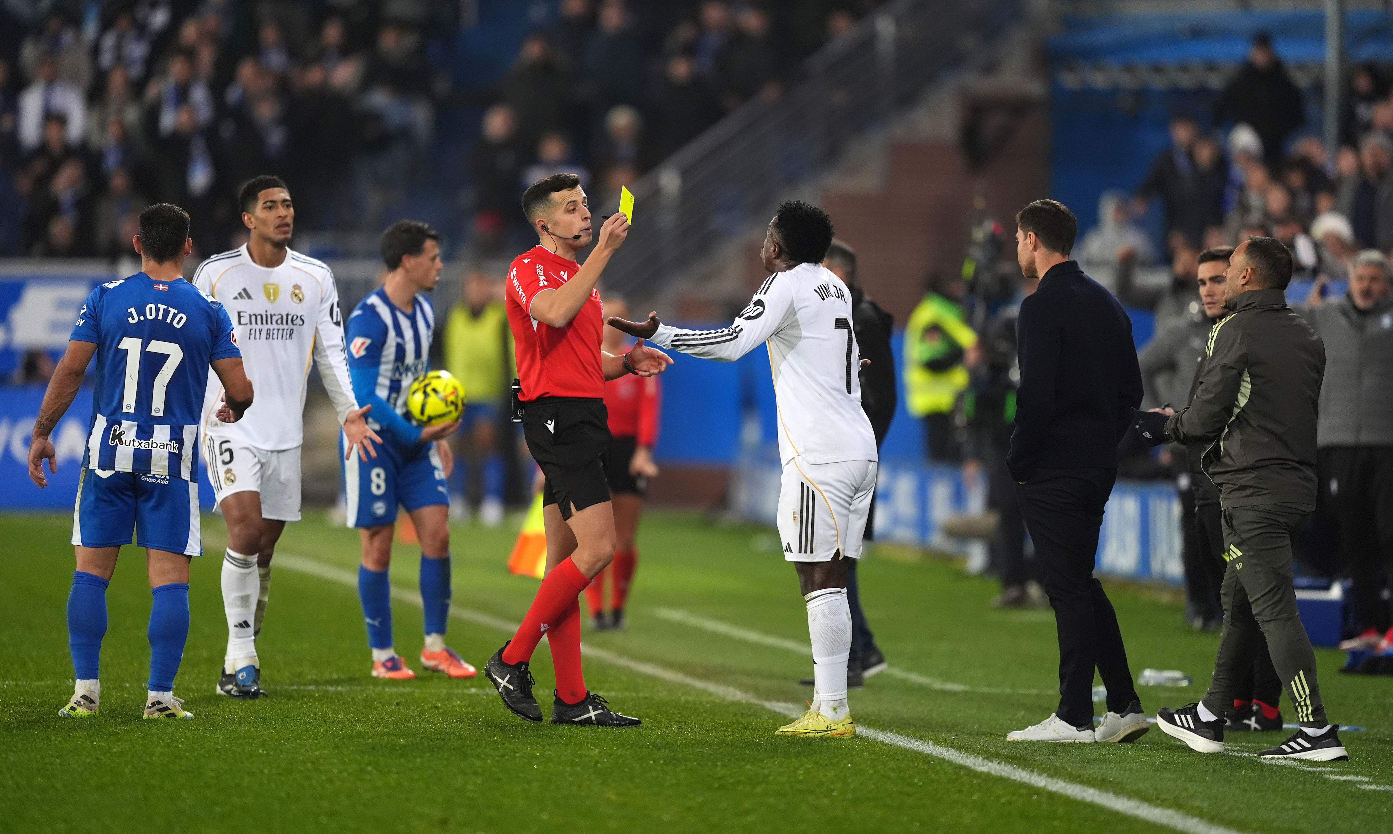 Watch: Real Madrid TV outraged after Vinicius penalty appeal ignored in Alavés win<br><br>