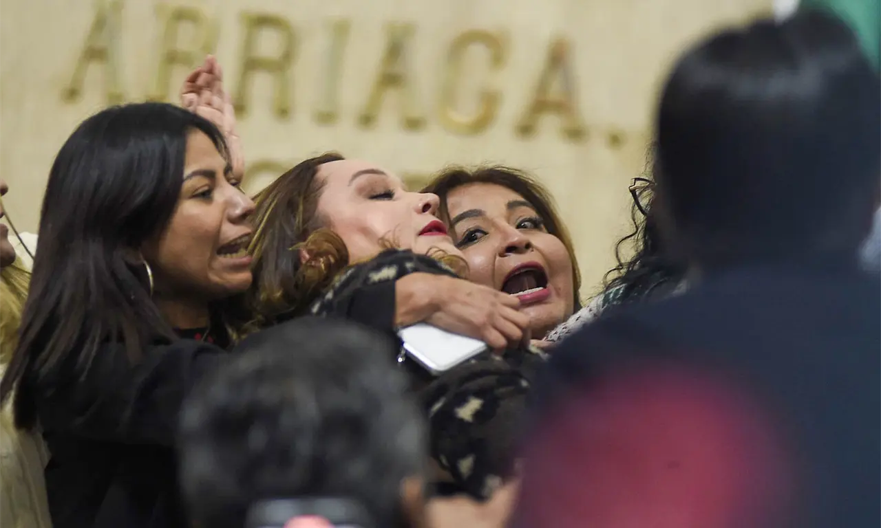 Difunden nuevo video de la pelea en el Congreso de la CDMX